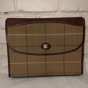 Burberry vintage plaid portfolio with zipper and front pocket. Used condition.